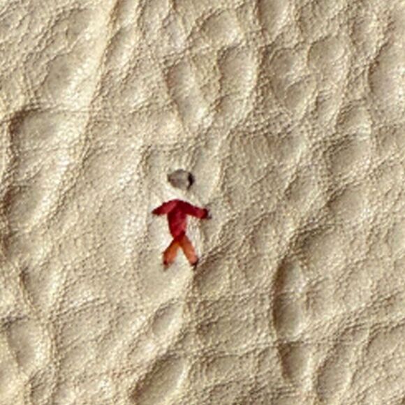 Henry Beguelin Cream Pebble Leather Expandable Zipper Clip On Pouch - Picture 6 of 8